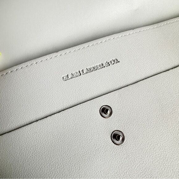 Glass Ladder & Co. Megan portfolio tablet clutch cement grey - Picture 6 of 8